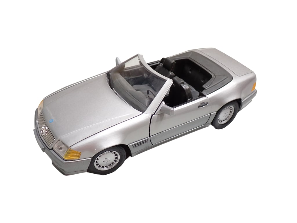 Mercedes Die Cast 500SL 1989 Car Model 1/18 Scale Marked Thailand (1 of 7)