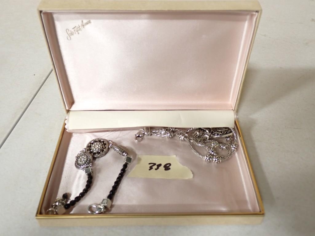 2 Betsey Johnson Bracelets (1 of 7)