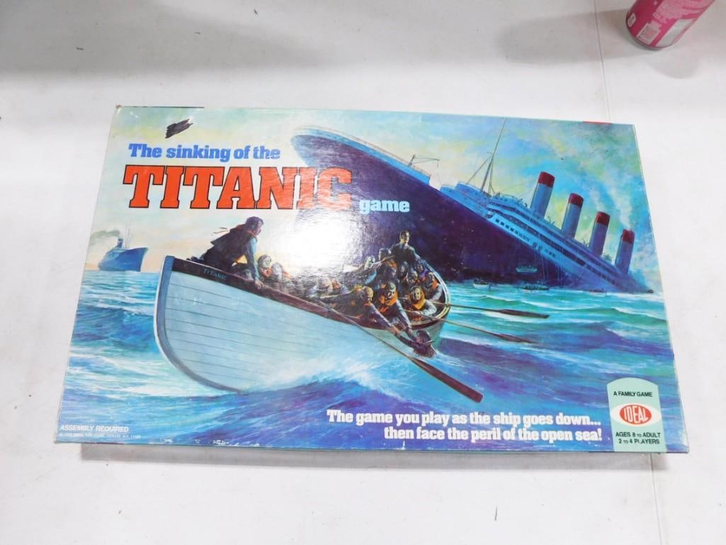 Vtg 1976 the Sinking of the Titanic Board Game by Ideal (1 of 5)