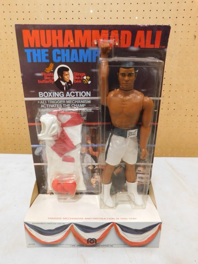 Vintage New Old Stock Muhammad Ali The Champ Action Figure 1976 (1 of 6)