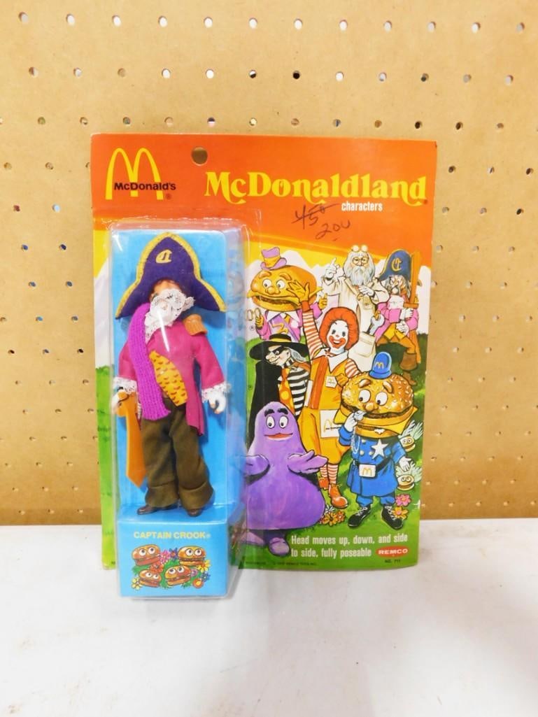 Vtg 1976 McDonald's Captain Crook McDonaldland Action Figure Remco NOS New Old Stock: Vintage 1976 McDonald's Captain Crook McDonaldland Action Figure Remco NOS New Old Stock . Has writing on the package