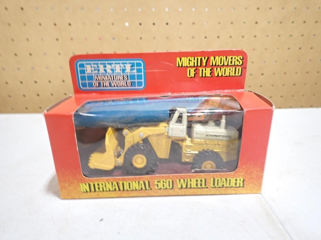 Vintage Ertl Mighty Movers of the World 1:80 Scale Wheel Loader NOS New Old Stock: Vintage Ertl Mighty Movers of the World 1:80 Scale Wheel Loader NOS New Old Stock