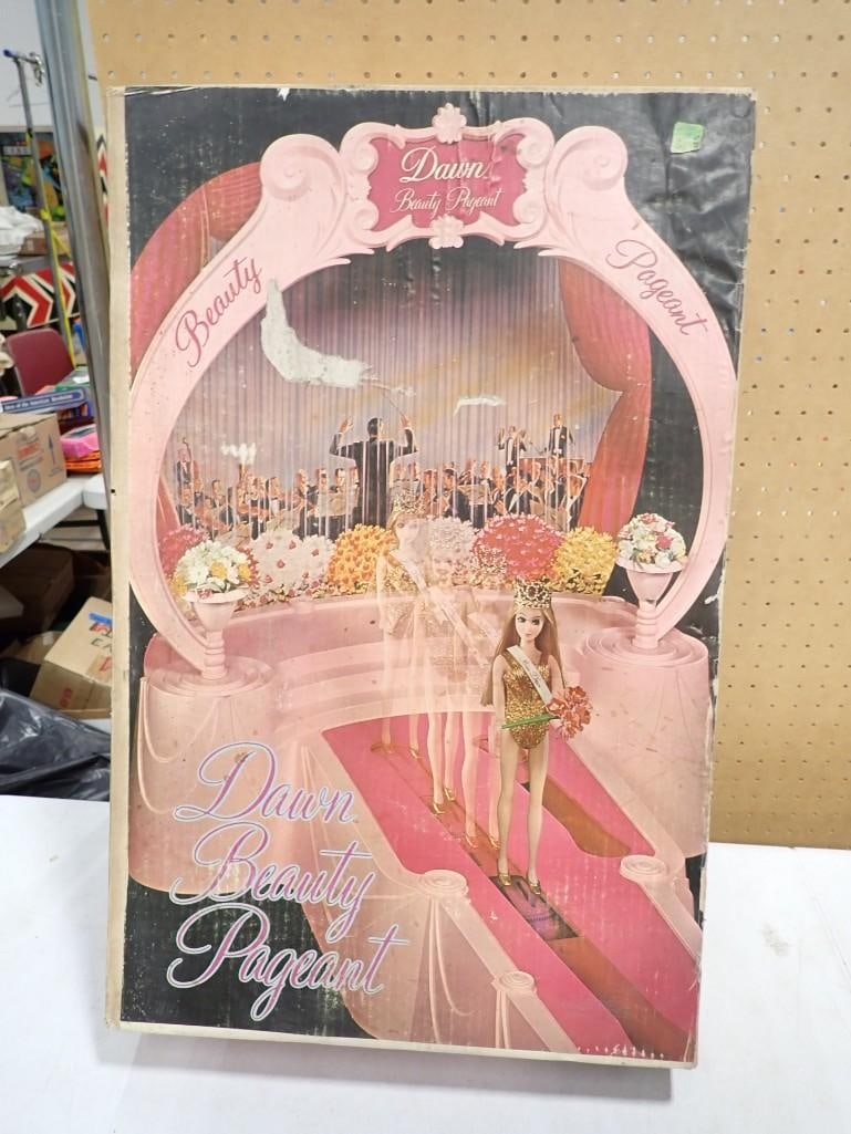 Vtg 1971 Topper Dawn Doll Deluxe Beauty Pageant Playset NOS New Old Stock (1 of 10)