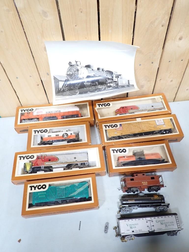 Vintage Tyco Trains, etc.  - HO Scale - most with boxes (1 of 11)