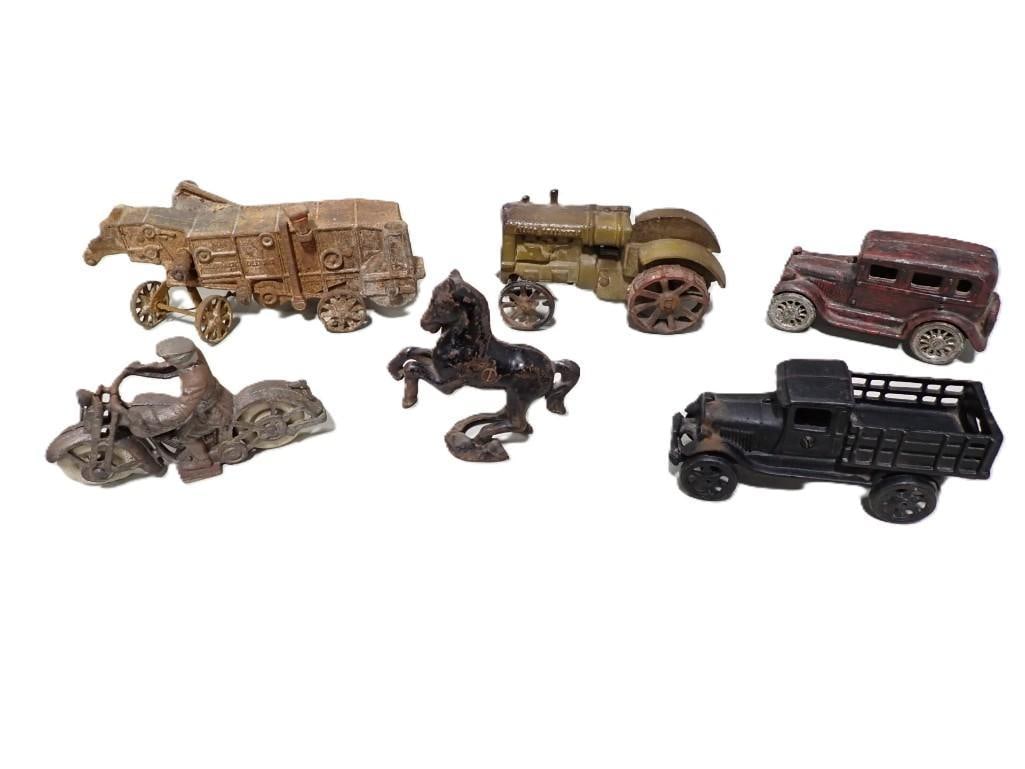 Vintage or antique Cast Iron Toys - motorcycle, horse, trucks, tractor, etc. (1 of 13)