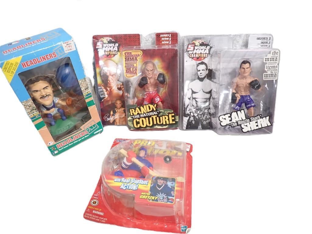 Sports Figurines / Bobbleheads including Mike Piazza, Randy Couture, Sean Sherk, Wayne Gretzky (1 of 8)