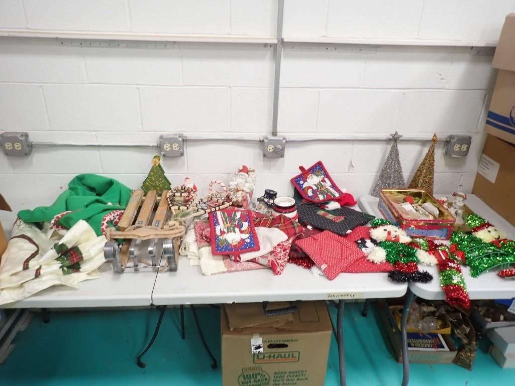 Lot of assorted Christmas Decor (1 of 5)