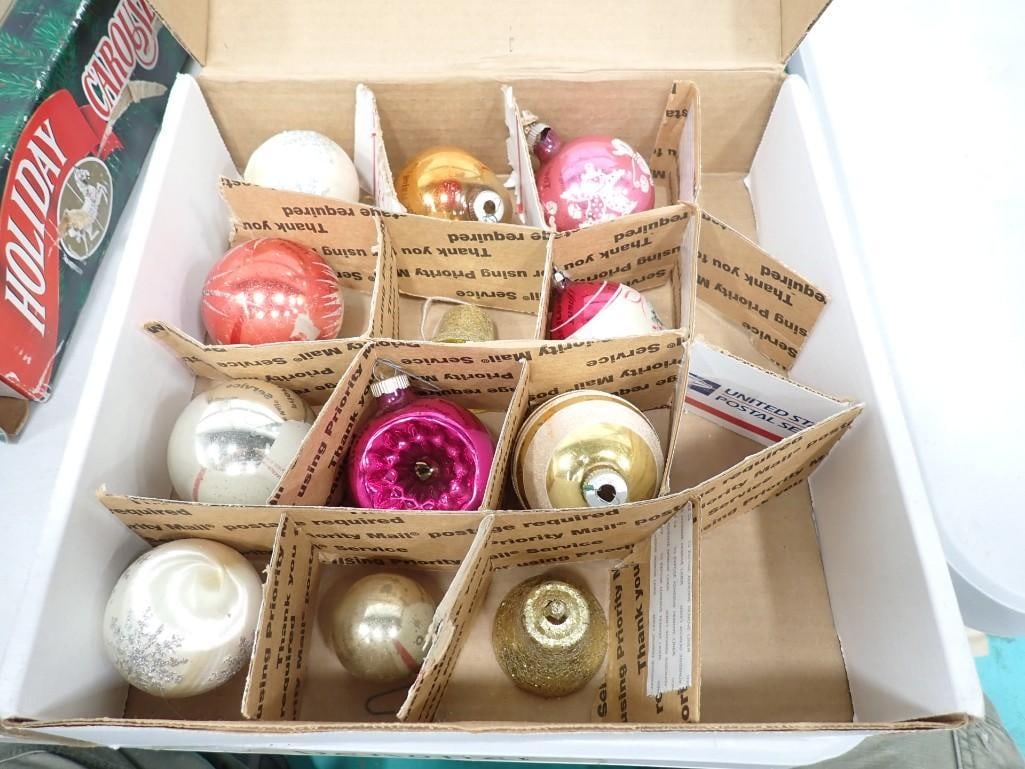 Lot of 12 Vintage Circa 1950's-1960's Glass Christmas Ornaments: Lot of 12 Vintage Circa 1950's-1960's Glass Christmas Ornaments