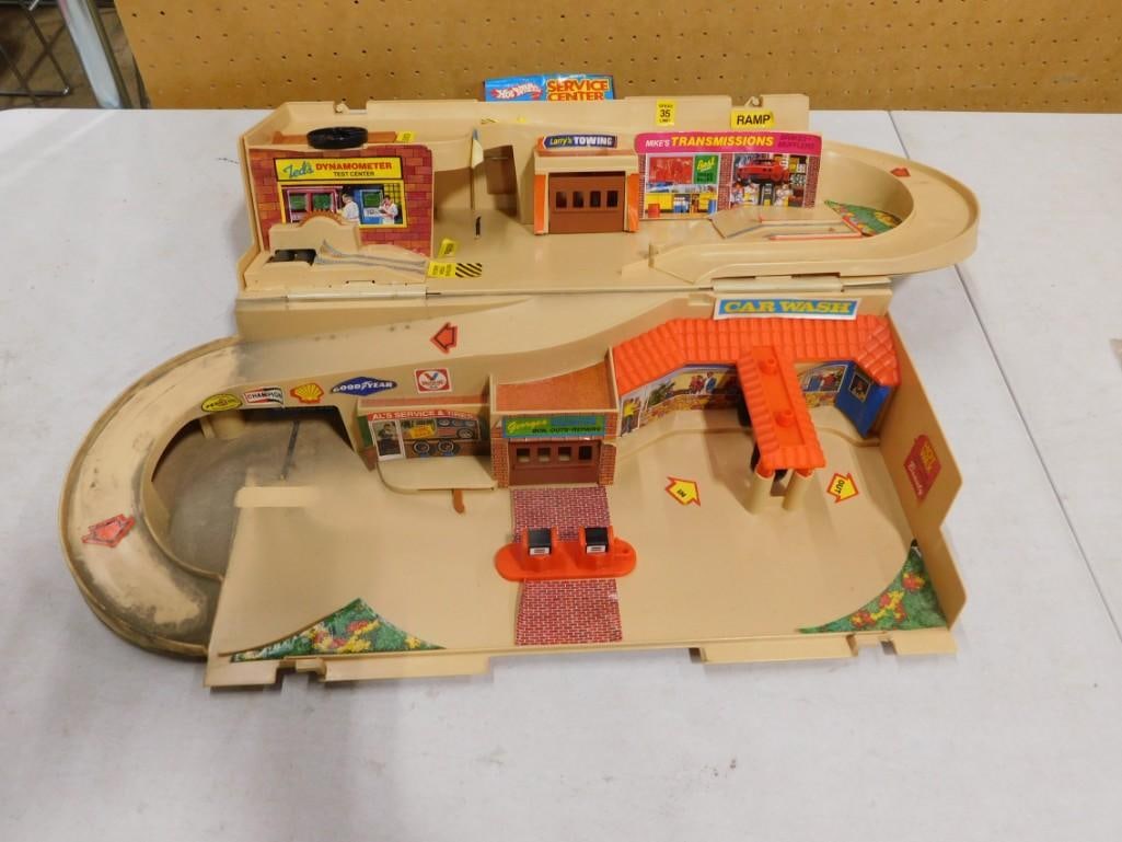 Vtg 1979 Hot Wheels Service Center Sto N Go Play Set (1 of 4)