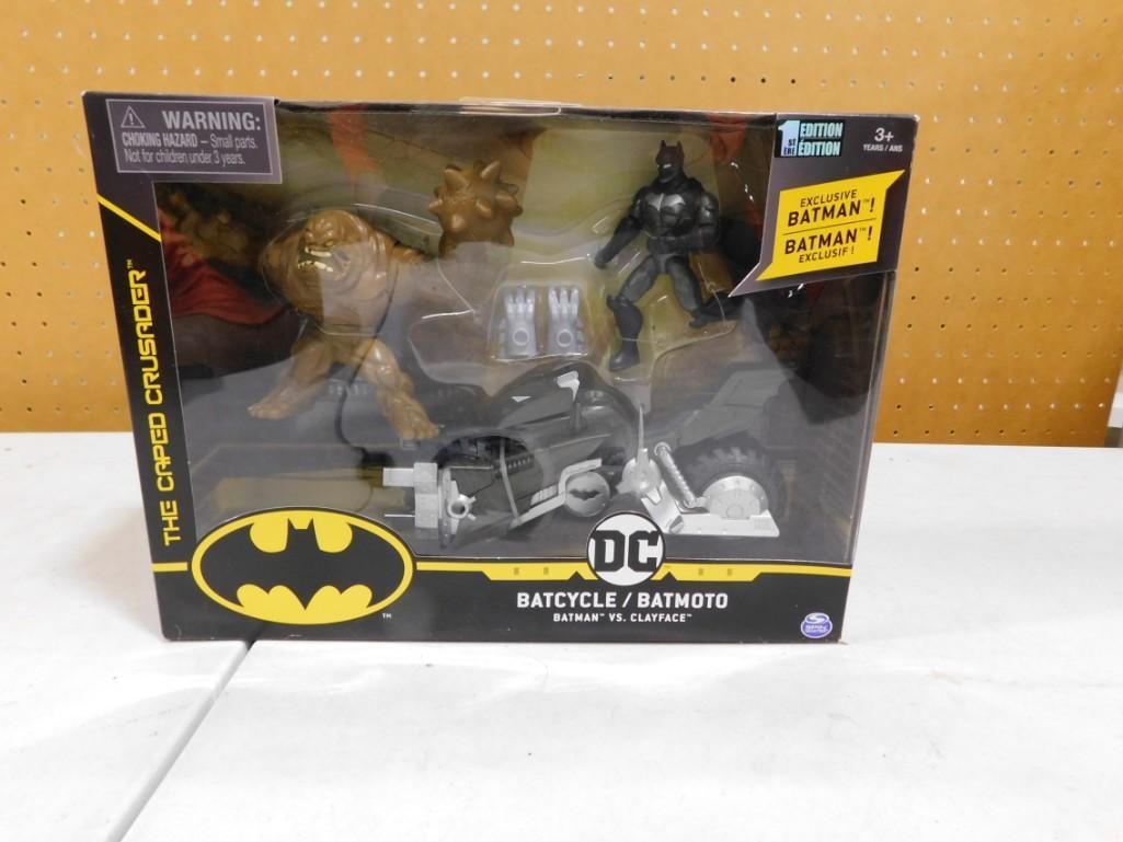 Exclusive Batman Batcycle DC The Caped Crusader 1st Edition New in Package: Exclusive Batman Batcycle DC The Caped Crusader 1st Edition New in Package Batman vs Clayface Playset