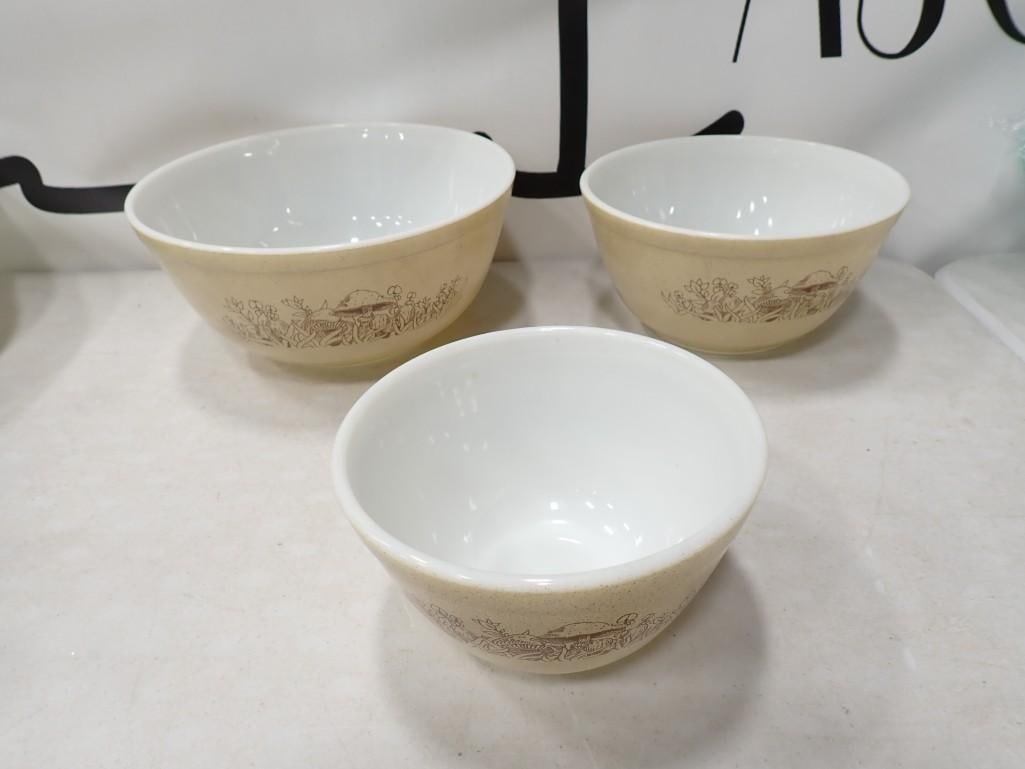 Vintage Pyrex Set of 3 Forest Fancies Mixing Bowls (1 of 6)