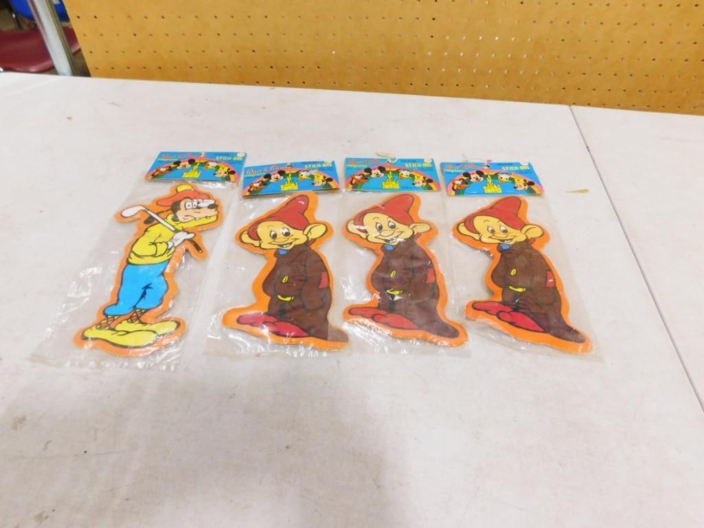 4 Stick - Ons Magnetic incl 1 Walt Disney Goofy and 3 Snow White & The Seven Dwarfs Dopey (1 of 4)