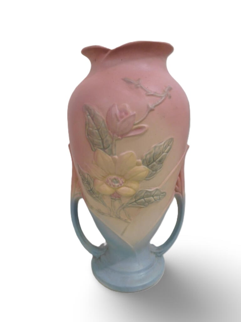 Vintage Hull Magnolia Ceramic Pottery Vase with Matte Finish: Vintage Hull Magnolia Ceramic Pottery Vase with Matte Finish