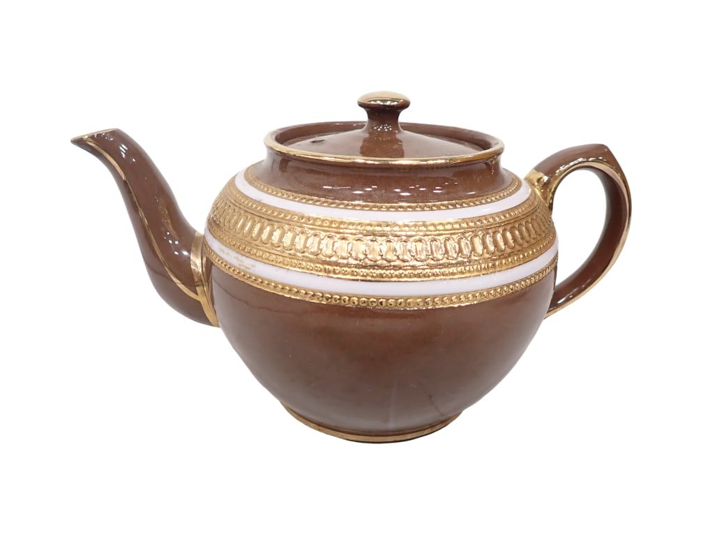 Vintage Sadler Teapot Brown with Golden Design: Vintage Sadler Teapot Brown with Golden Design