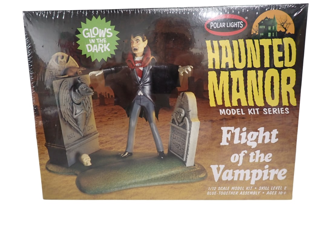 Sealed Polar Lights Haunted Manor Flight of the Vampire Model Kit New and Sealed (1 of 4)