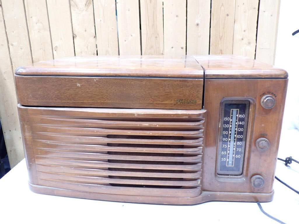 Vtg 1940s Philco Model 46-1203 Radio and Record Player (1 of 12)