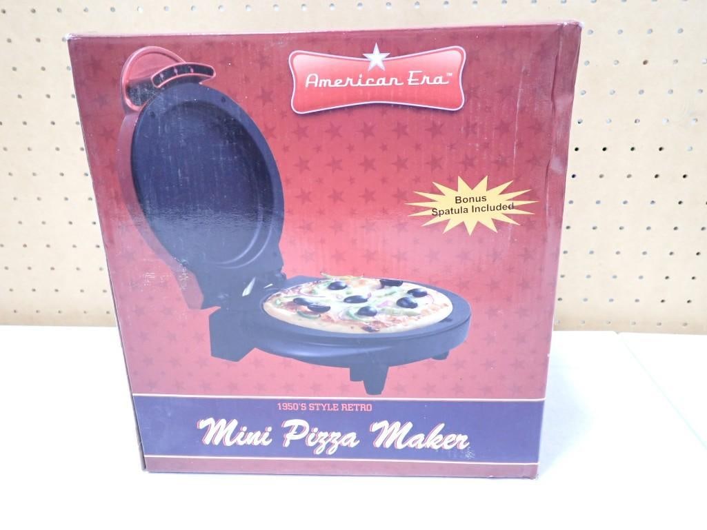 American Era Mini Pizza Maker New in Box (1 of 7)