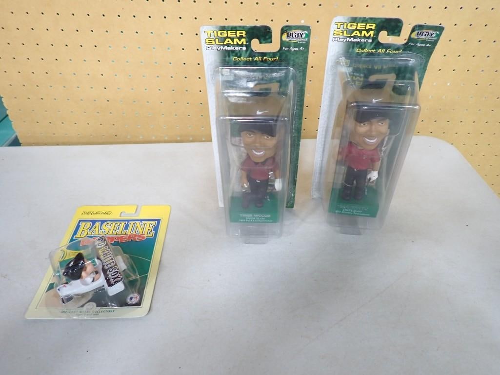 New in Package Tiger Woods Tiger Slam PlayMakers, and Ertl Collectibles Baseline Boppers White Sox: New in Package Tiger Woods Tiger Slam PlayMakers, and Ertl Collectibles Baseline Boppers White Sox Die Cast Airplane