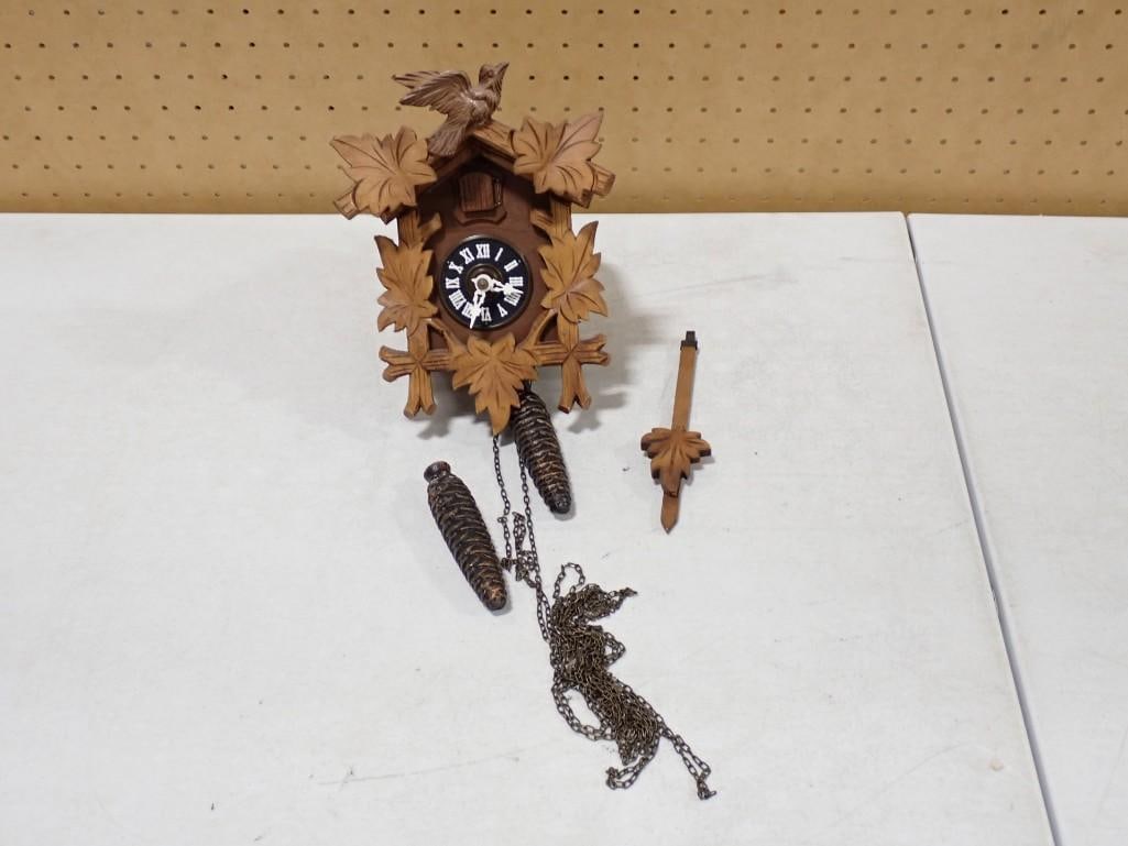 Small Mechanical Cuckoo Clock - Cuckoo works (1 of 8)