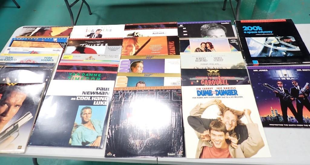 Lot of Laser Discs incl Twister, Cool Hand Luke, Men in Black, Dumb and Dumber, (1 of 11)