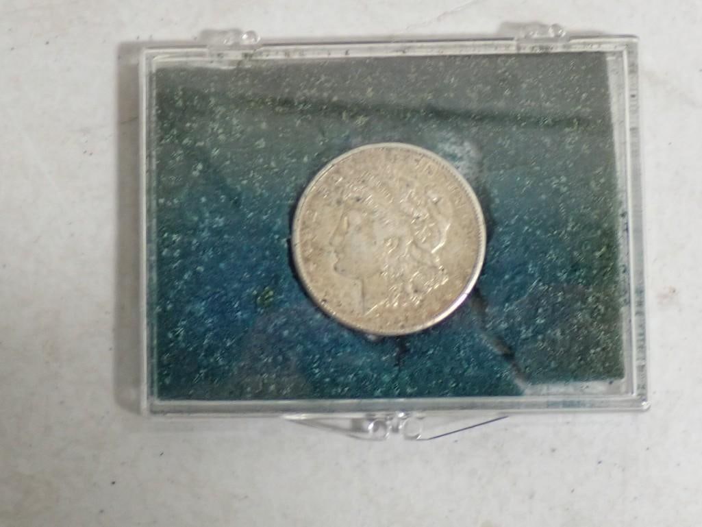 1921 Morgan Dollar 90% Silver Coin with Case. (1 of 3)