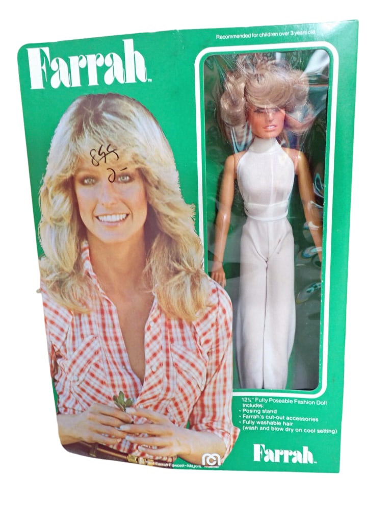 Vtg 1977 Farrah Fawcett Poseable Doll in Original Box by Mego: Vintage 1977 Farrah Fawcett - Majors Poseable Doll in Original Box by Mego. Has some writing on the box