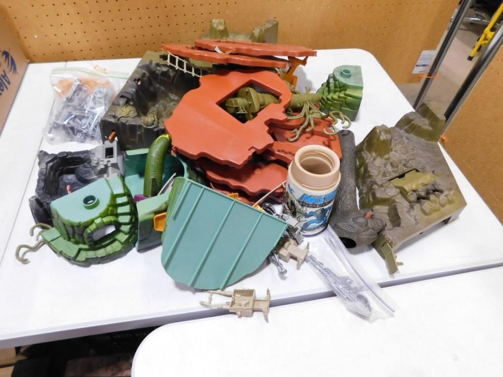 Vintage Toy Lot - appears to be Master's of the Universe parts - possibly Snake Mountain or Grayskul: Vintage Toy Lot - appears to be Master's of the Universe parts - possibly Snake Mountain or Castle Grayskull. Unsure if any is complete, but many of the parts are stamped '1984 Mattel'
