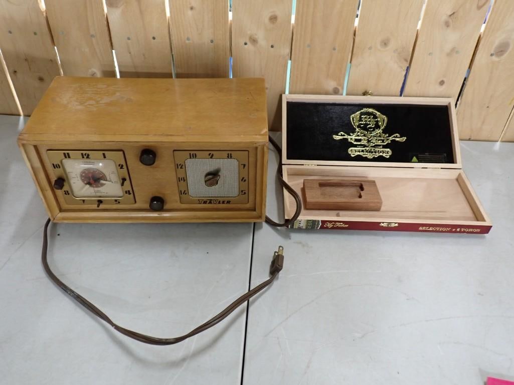 Vintage Telechron Travler Clock Radio Model 5170 Works plus a Cigar Box: Vintage Telechron Travler Clock Radio Model 5170 Works . Superheterodyne Radio and Electric Timer Clock Combination Plus a cigar box. 1 Knob is missing on the front. Radio knob has c