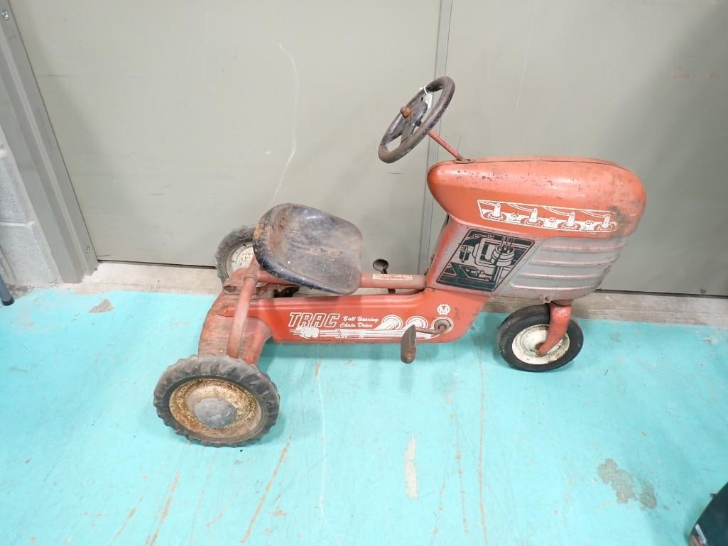 Vintage Children's peddle Tractor with Trac Ball Bearing Chain Drive (1 of 11)