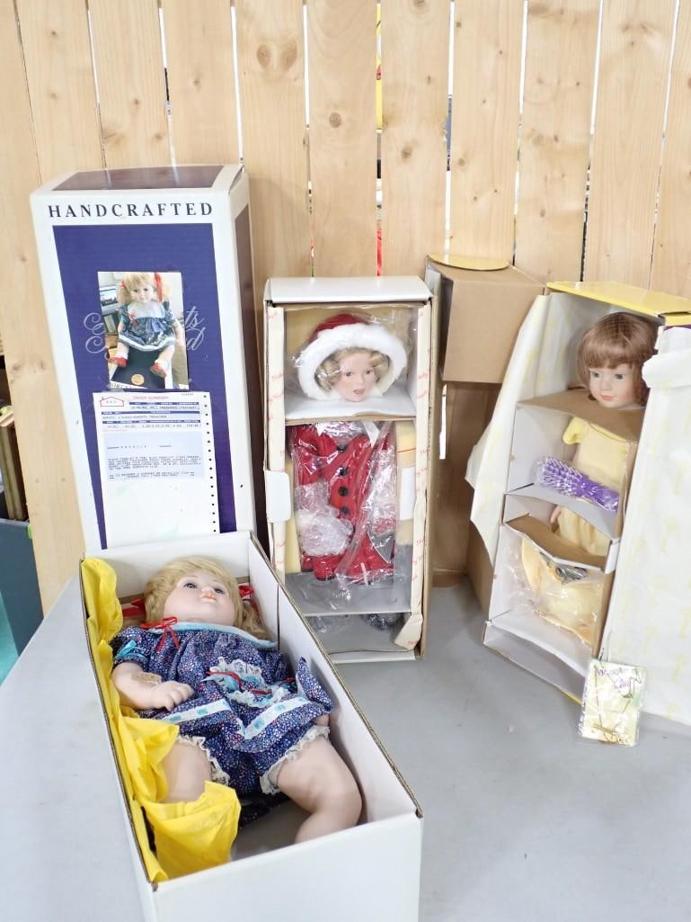 4 Porcelain Dolls with boxes (1 of 16)