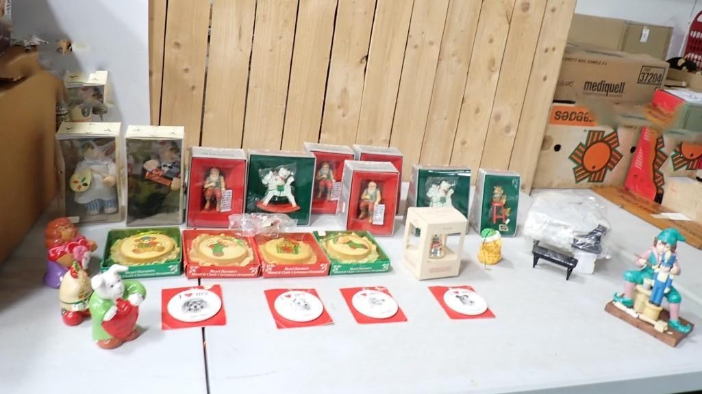 Lot of Christmas Ornaments, Figurines, etc (1 of 5)