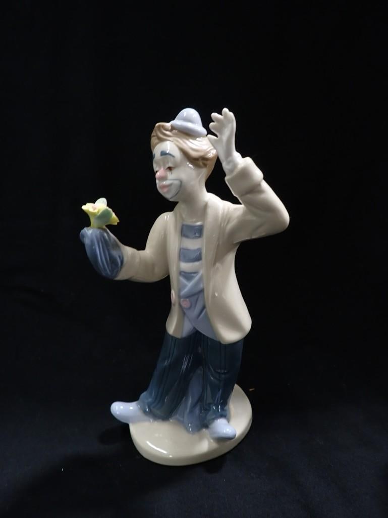Paul Sebastian Clown Porcelain Figurine: Paul Sebastian Clown Porcelain Figurine