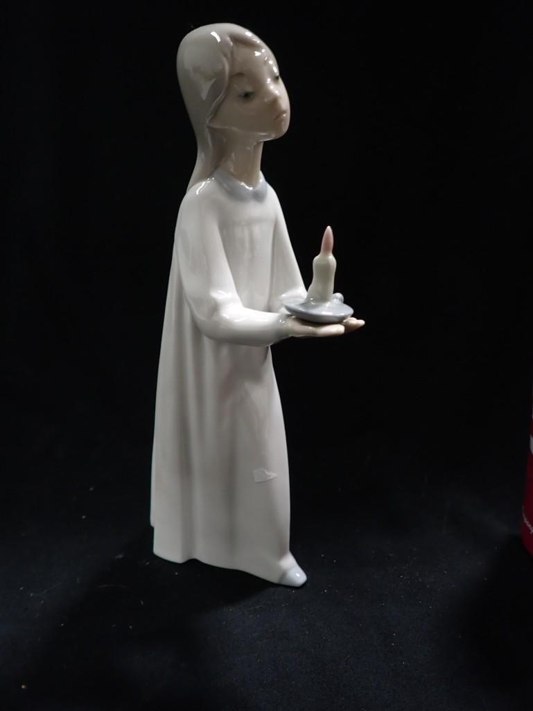 Lladro Girl with Candle Porcelain Figurine 4868 Gloss Finish: Lladro Girl with Candle Porcelain Figurine 4868 Gloss Finish