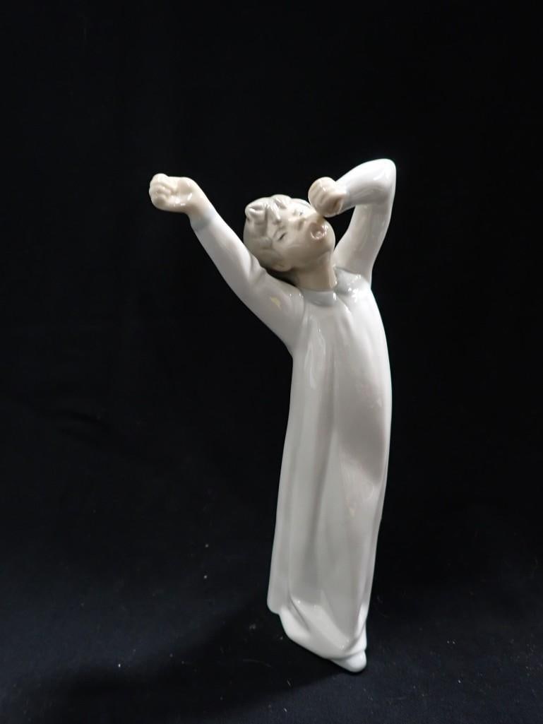 Lladro Boy Yawning Porcelain Figurine 4870 Gloss Finish: Lladro Boy Yawning Porcelain Figurine 4870 Gloss Finish