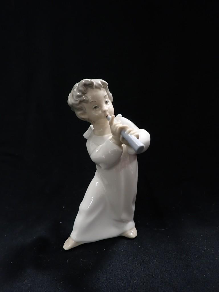 Lladro Angel with Flute Porcelain Figurine 4540 Gloss Finish (1 of 5)