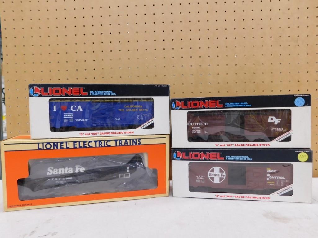 4 Vintage Lionel O Gauge Trains with Boxes (1 of 8)