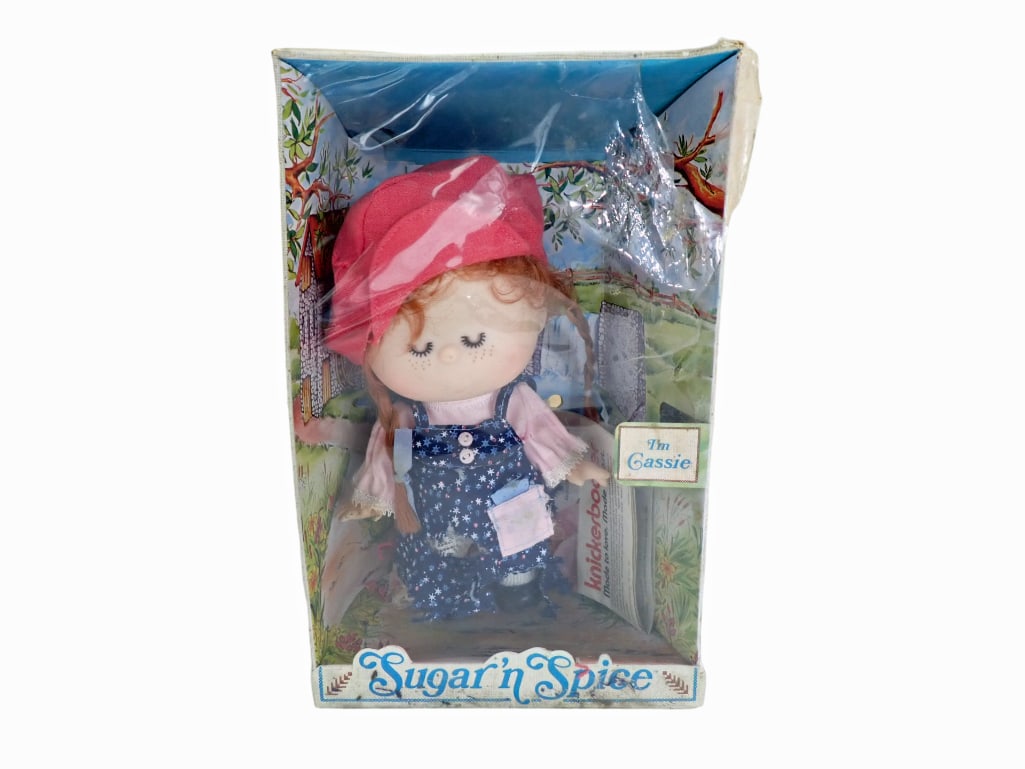 Vtg Sugar 'n Spice Cassie Doll by Knickerbocker in Original Package: Vintage Sugar n Spice Cassie Doll by Knickerbocker in Original Package. Outer plastic on the package is torn and there is dirt on the package