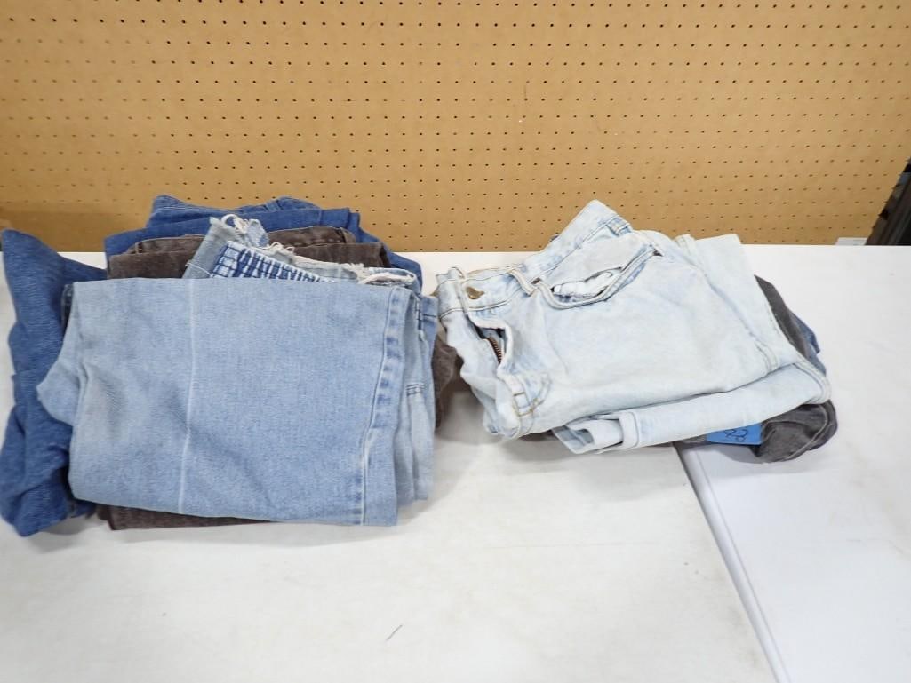 Assorted Jeans including Levi, Wrangler, Lee: Assorted Jeans including Levi, Wrangler, Lee. Pant Sizes are: 38x29 36x37 33x30 38x27 38x30 38x32 32x36