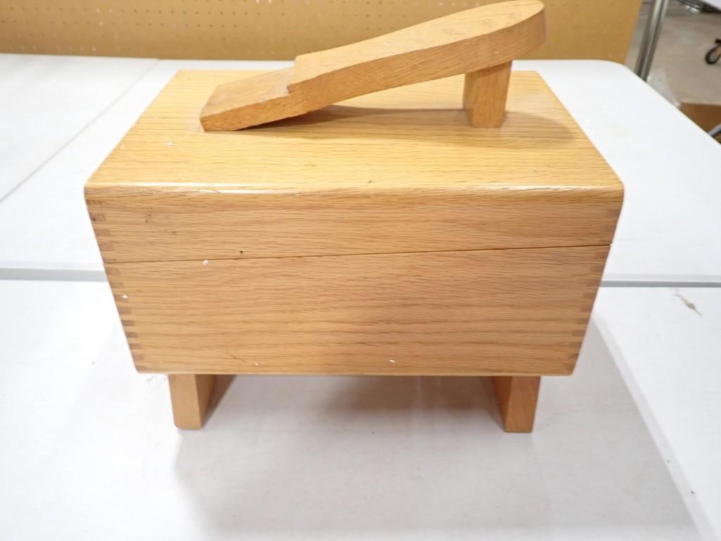 Oak Wood Esquire Shoe Care Chest: Oak Wood Esquire Shoe Care Chest