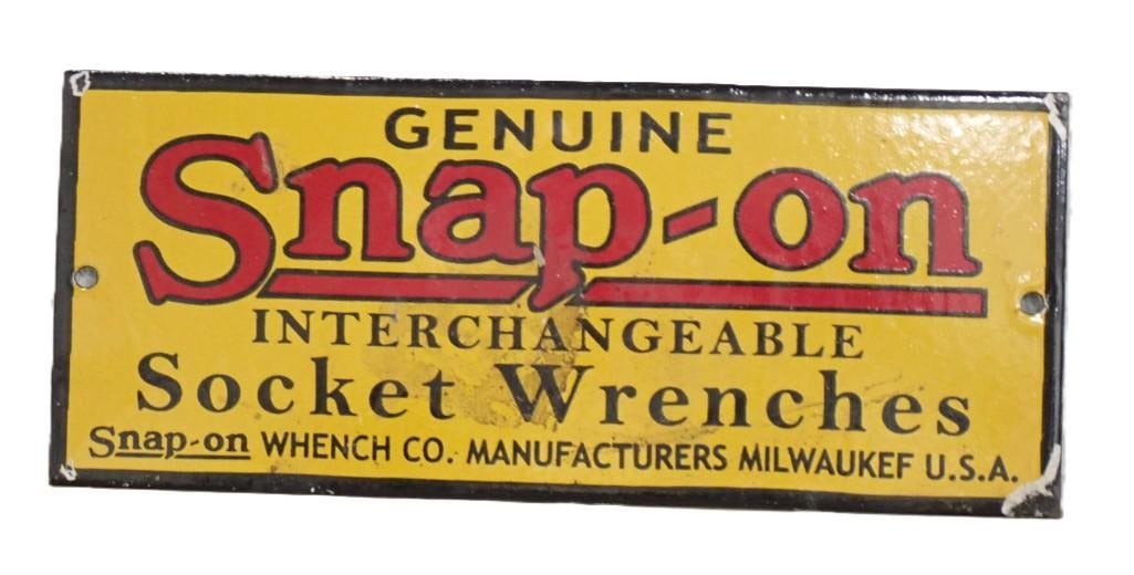 Vintage Snap-On Socket Wrenches Porcelain Sign (1 of 5)