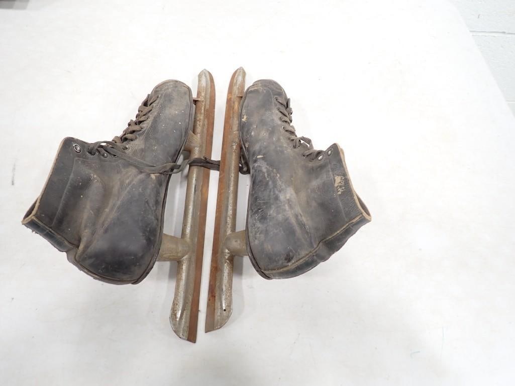 Two pairs of Vintage Ice Skates (1 of 8)