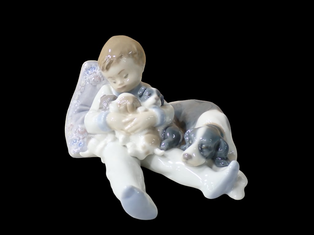 Lladro Lost In Dreams Porcelain Figurine #6313