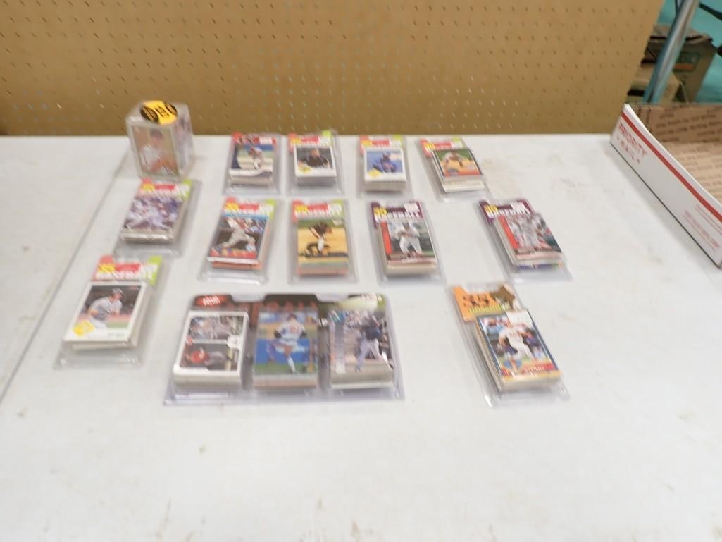 Large Lot of assorted Baseball Cards (1 of 4)