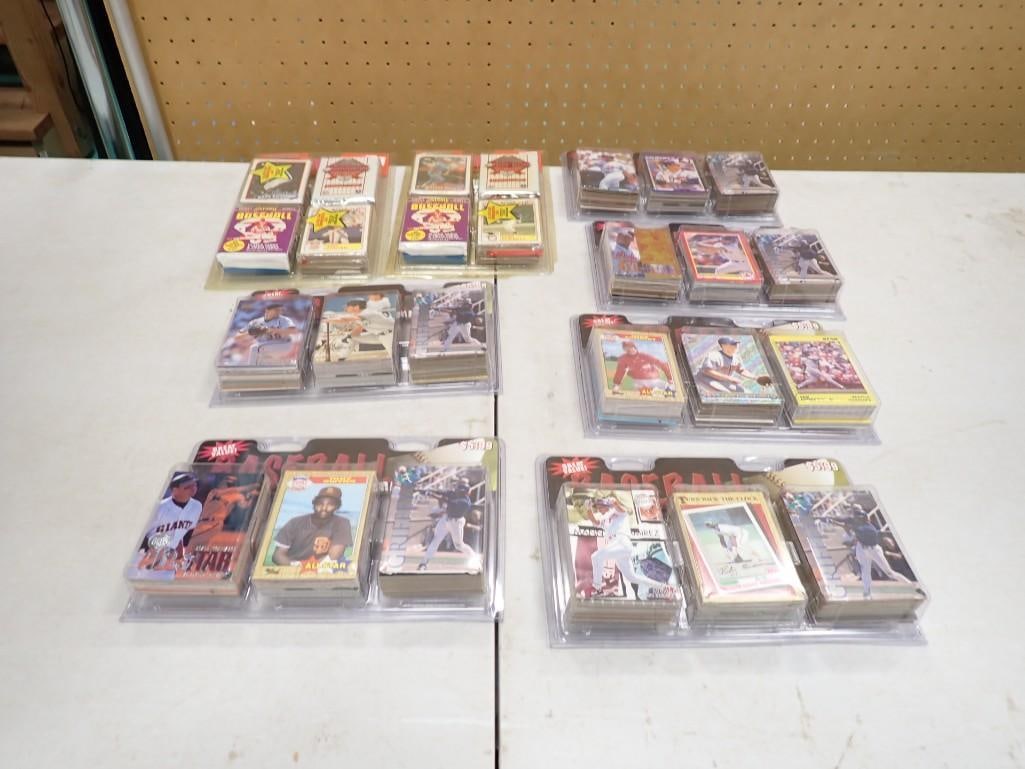 Large Lot of assorted Baseball Cards (1 of 4)