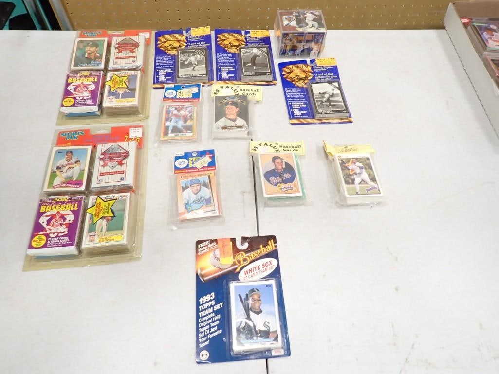 Large Lot of assorted Baseball Cards (1 of 5)