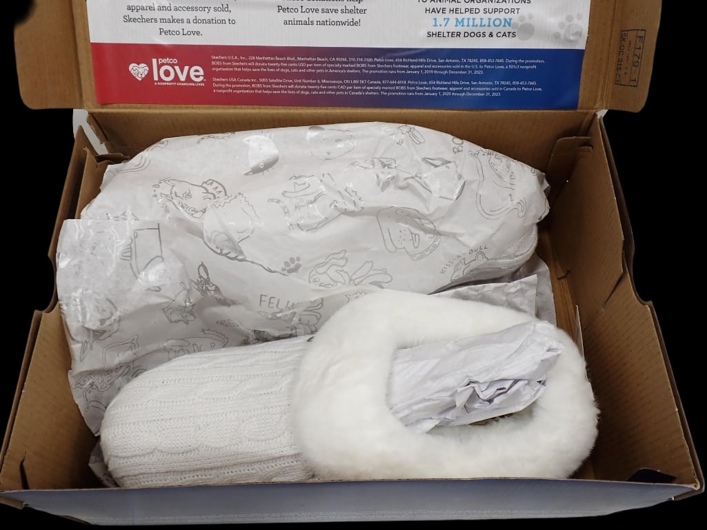 Bob's from Sketchers Memory Foam Slippers Size 9.5 New in Box: Bob's from Sketchers Memory Foam Slippers Women's Size 9.5 New in Box