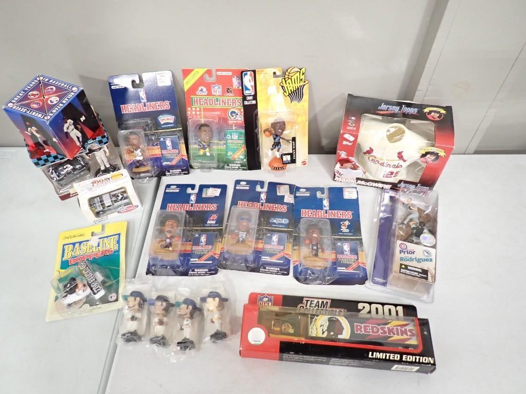 Sports Collectibles incl Headliners Figures, Mark McGwire Jersey Topps Figure, (1 of 10)
