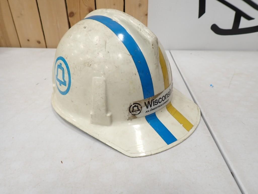 Vintage 1971 Wisconsin Bell Telephone Construction Hard Hat (1 of 4)