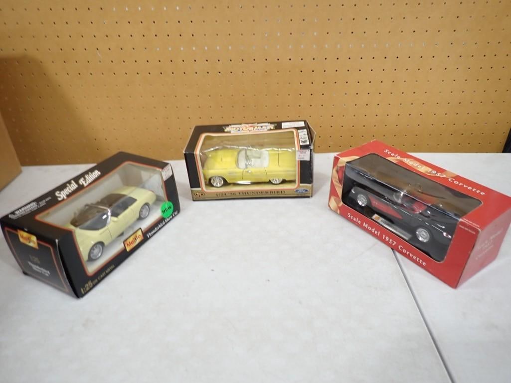 3 Model Cars incl Maisto Thunderbird Show Car 1/25 Scale, Scale Model 1957 Corvette, (1 of 4)