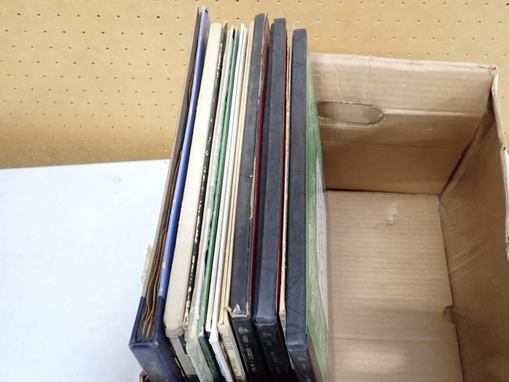 Lot of Vinyl Records 33 RPM LPs incl La Traviata, Rigoletto, Carmen, etc: Lot of Vinyl Records 33 RPM LPs incl La Traviata, Rigoletto, Carmen, etc